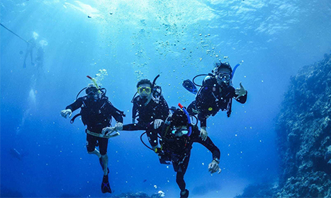 Why So Many Men Like Wearing Diving Watches?