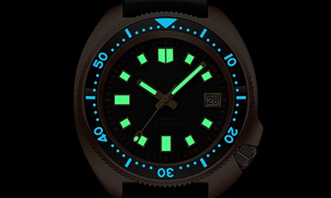 The Rotating Bezels and Luminous Displays of Dive Watch