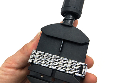 How to Use a Watch Strap Remover Correctly？